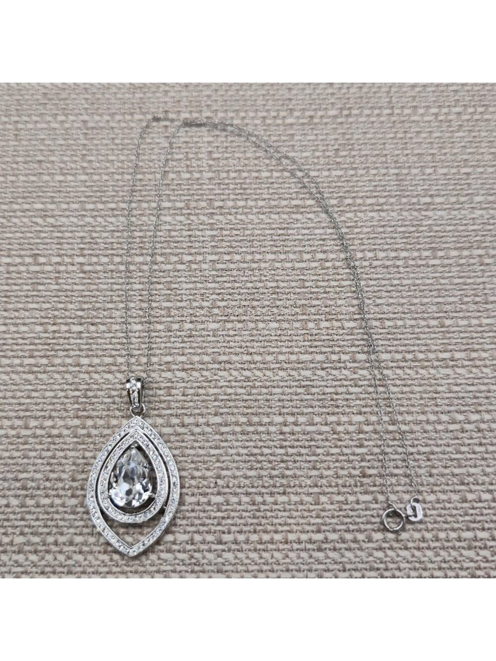 18 Inch Sterling Silver Elegant Marquise Teardrop Crystal Pendant Necklace A8746